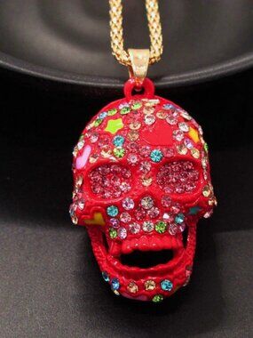 Colorful Red Rhinestone Crystal Skull Pendant Goldtoned Fashion Necklace 27.5"